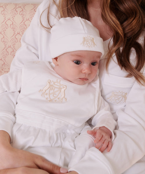 The Crest Hat & Mitten Set